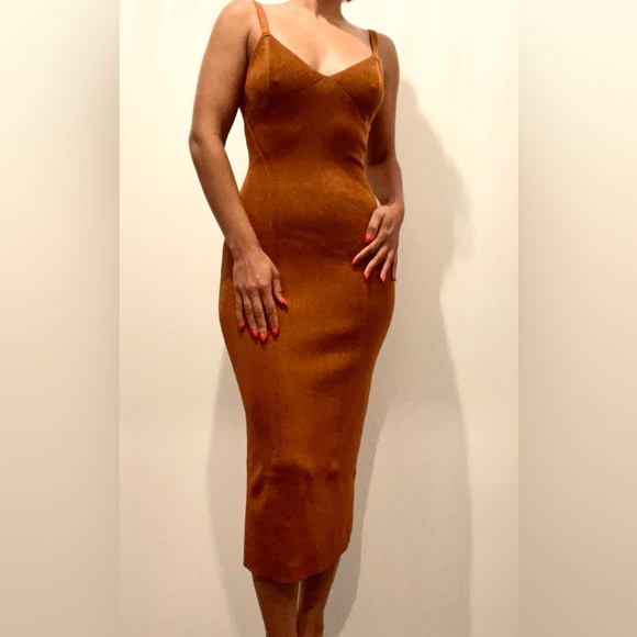 Rust coloured woven fitted mid-length dress. - Picture 2 of 3